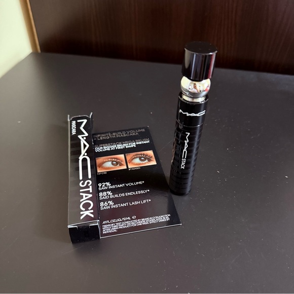 MAC Cosmetics Stack Mascara - Black - Picture 2 of 5